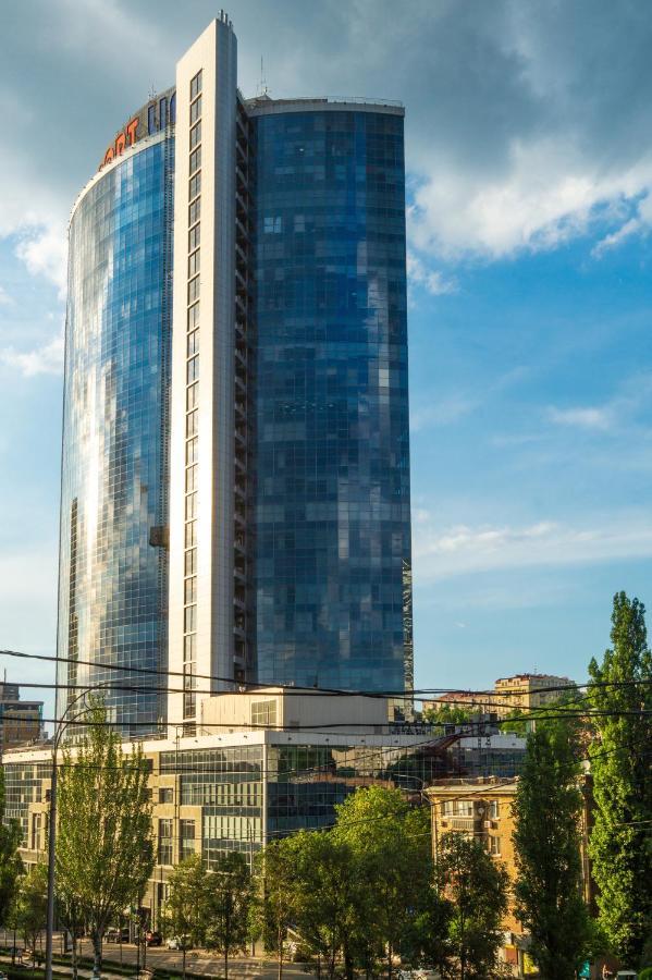 Бульвар Леси Украинки 10 Kiev Luaran gambar